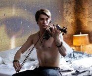 Nicholas Galitzine In HIGH STRUNG PELIKULA MANIA Nicholas Galitzine In HIGH STRUNG PELIKULA MANIA